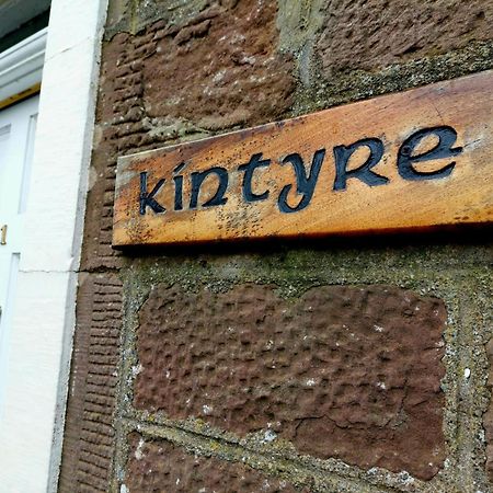 Pretty Ground Cottage In Comrie Esterno foto
