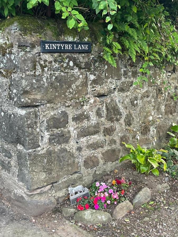 Pretty Ground Cottage In Comrie Esterno foto